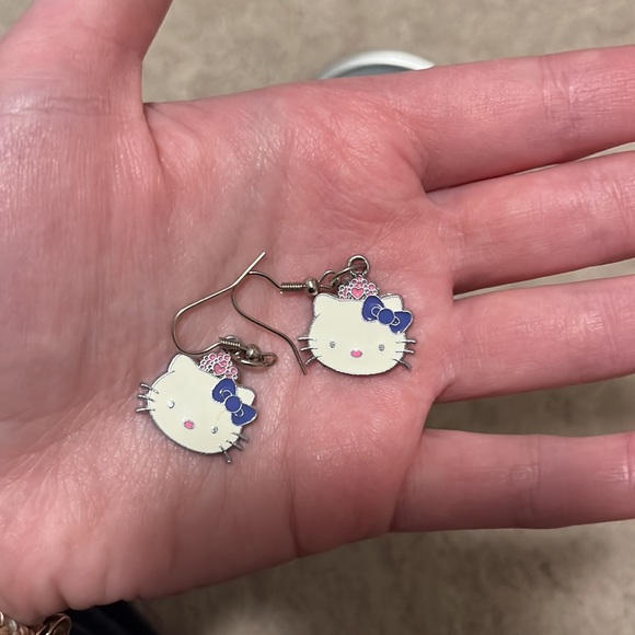 HELLO KITTY DANGLE EARRINGS PINK HEART PURPLE BOW - Picture 4 of 4